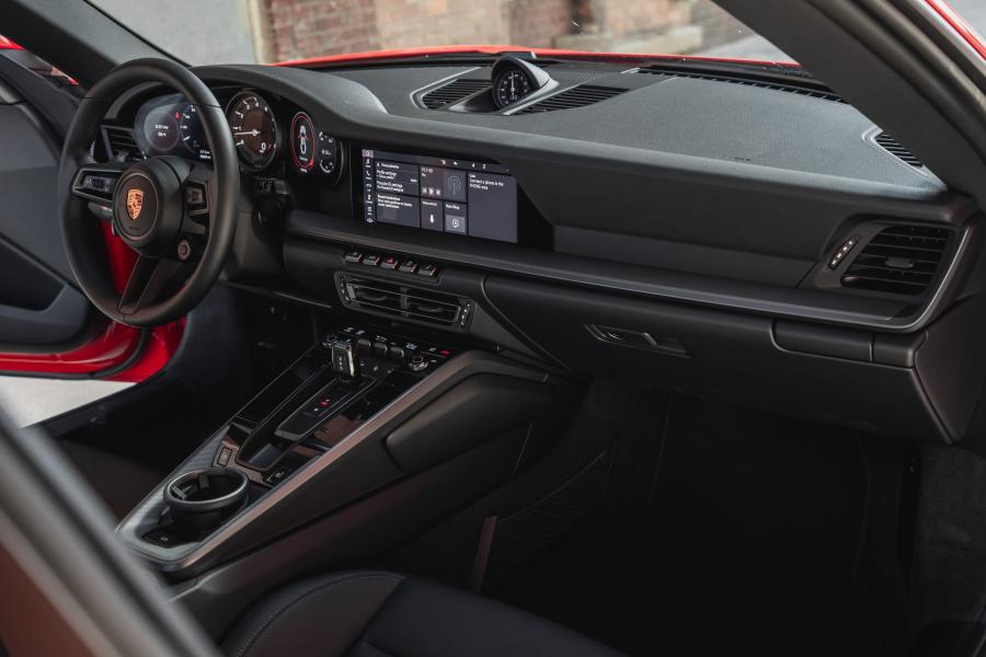 Торпедо Porsche 911 Carrera (992) 2019 года  (NA) (фото 5 из 22)